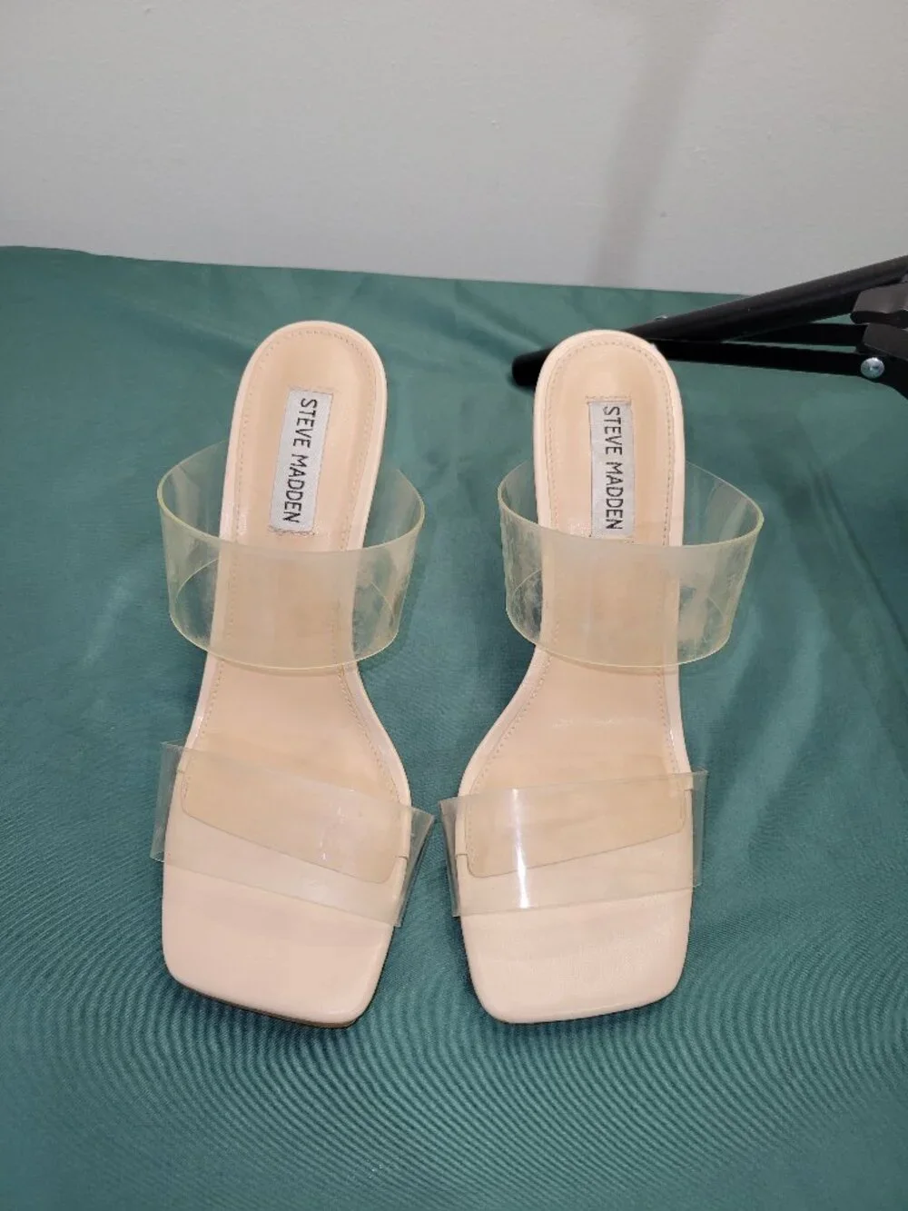 STEVE MADDEN CLEAR PLASTIC WEDGE SANDALS 8.5 LIKE NEW